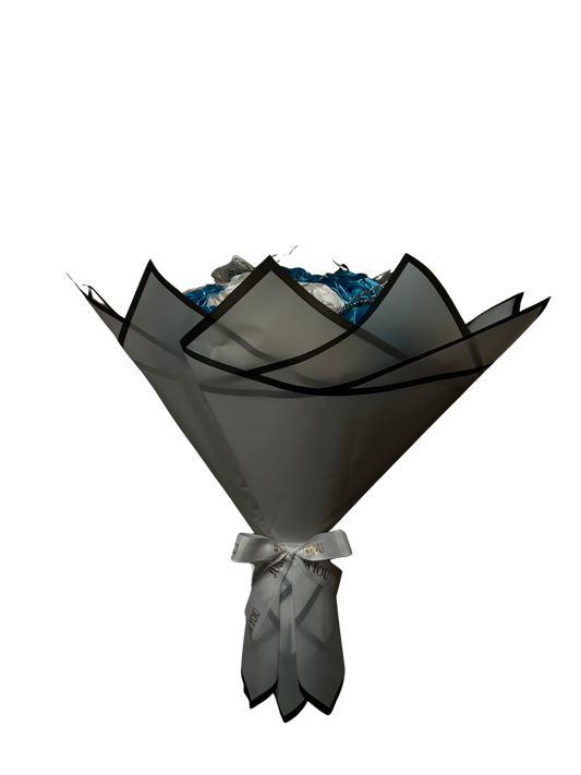 36 rožių- šviesiai mėlyna (elektrinė), balta